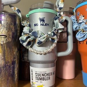 30 oz metallic gray with navy stripes with a twilly scarf and pearls handle